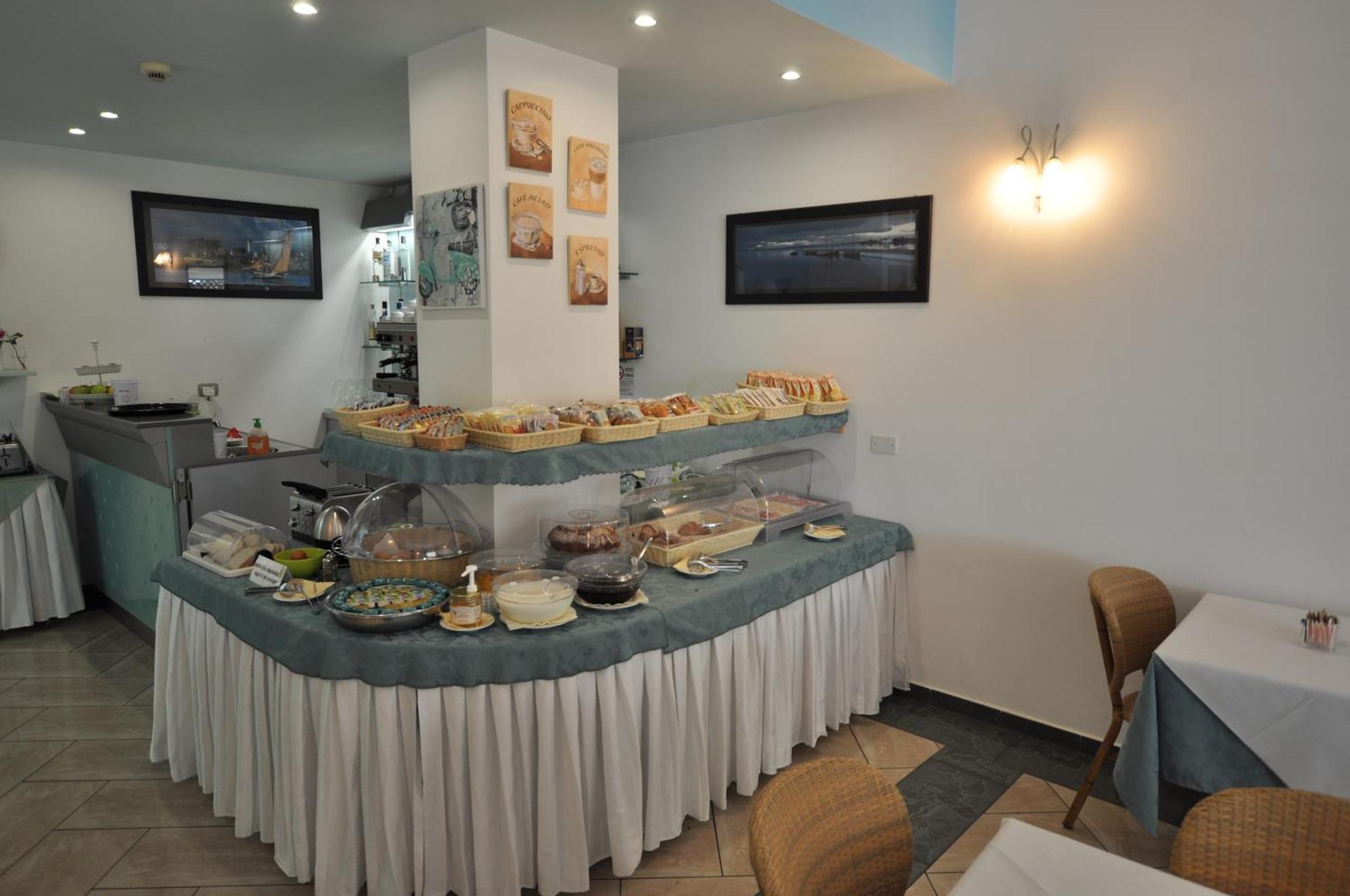 Hotel Mistral 마리나디캄포 외부 사진