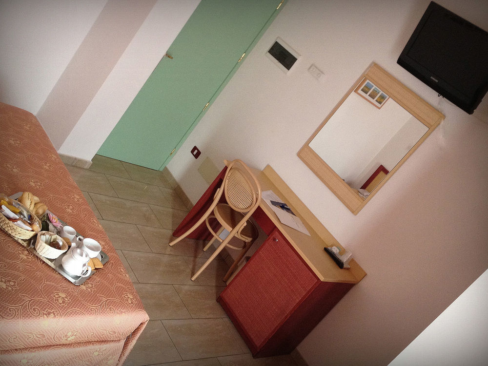 Hotel Mistral 마리나디캄포 외부 사진