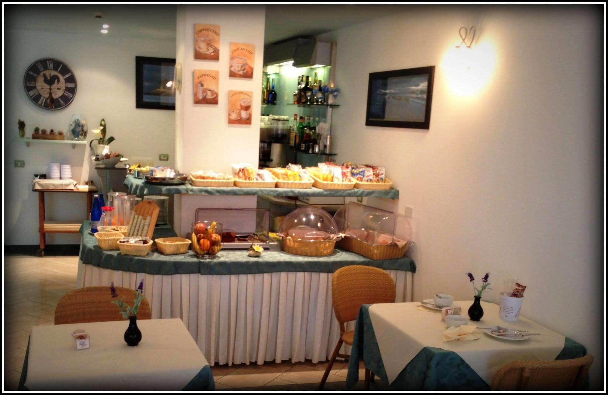 Hotel Mistral 마리나디캄포 외부 사진